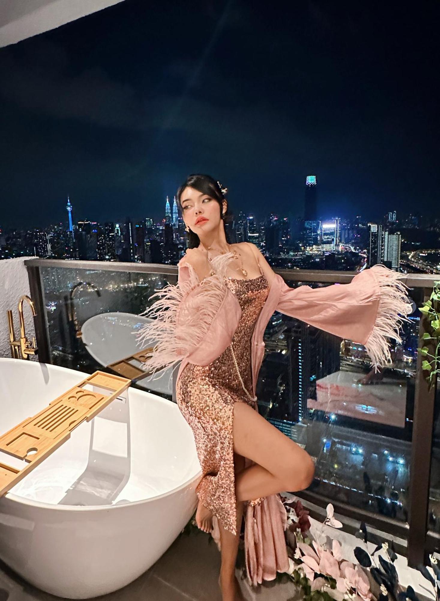 Skyscraper 65 Kl Highest Outdoor Bathtub Luxury Lavish Designer Suite Penthouse Lv65 Kuala Lumpur Luaran gambar